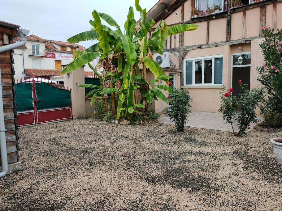 Meuble 3 Etoiles Dans Un Petit Village Du Gers Villecomtal-Sur-Arros Exterior foto